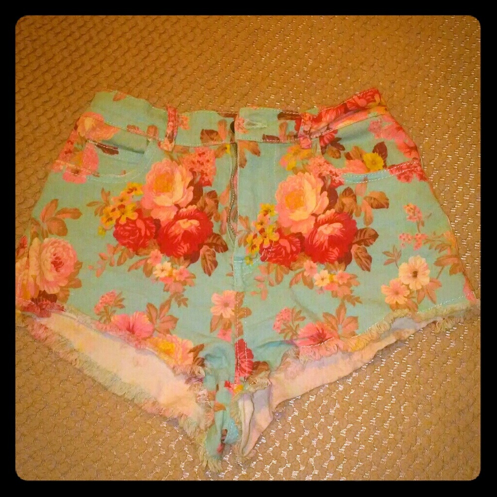 Floral short